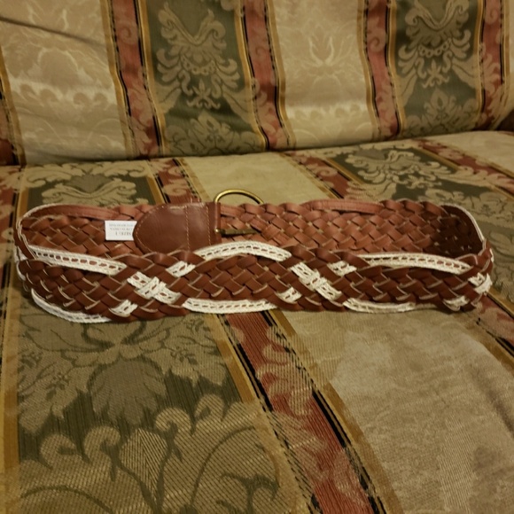 Woven vegan leather and lace belt w/ large buckle - Picture 2 of 3